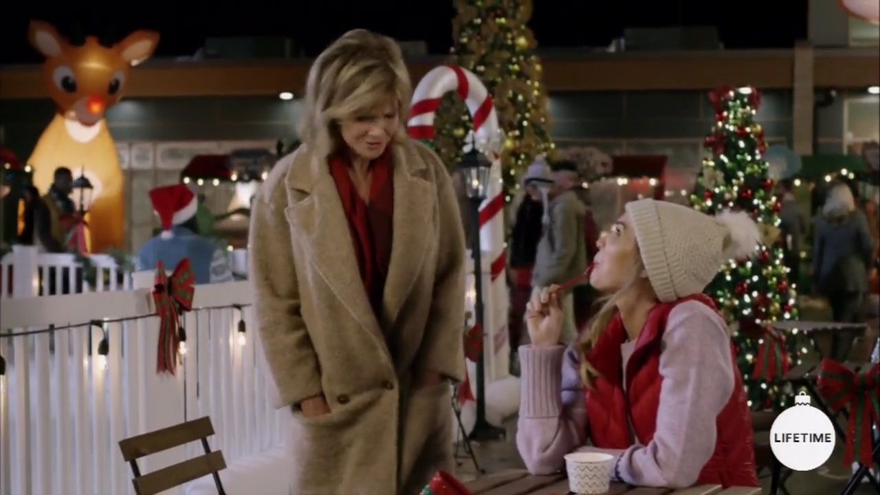 2017-FourChristmasandWedding-1073.jpg