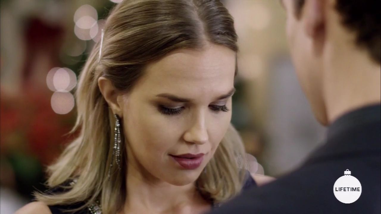 2017-FourChristmasandWedding-1869.jpg