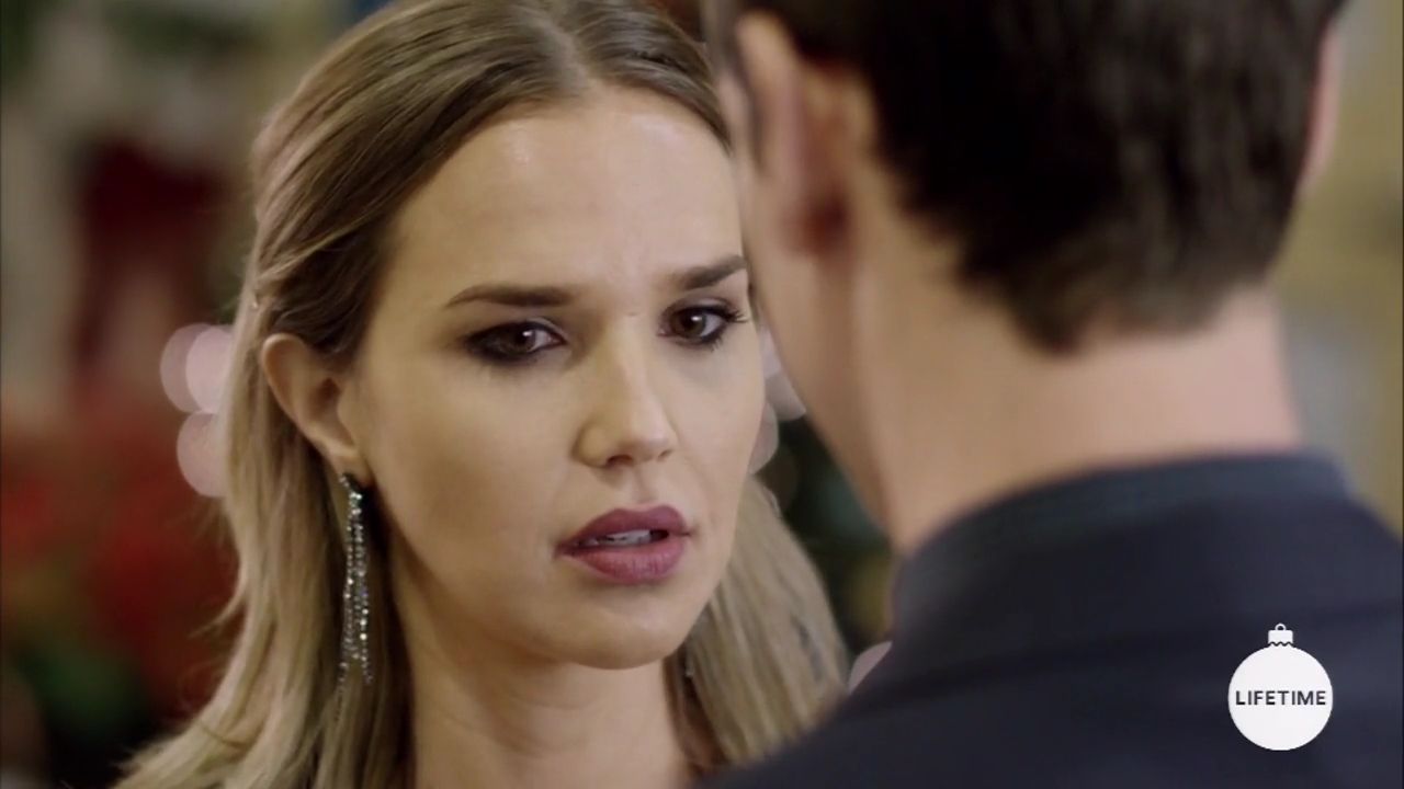 2017-FourChristmasandWedding-1895.jpg