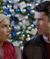 2017-FourChristmasandWedding-1166.jpg