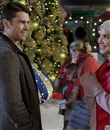 2017-FourChristmasandWedding-1204.jpg