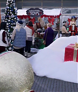 2017-FourChristmasandWedding-2066.jpg