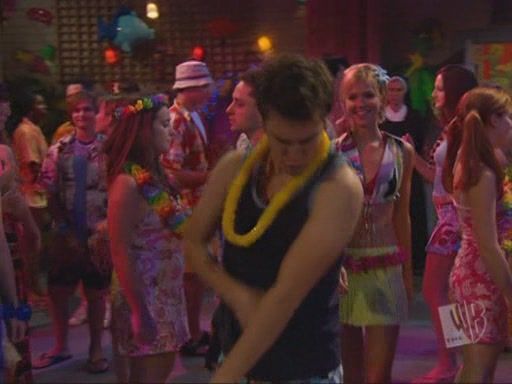 G4L-S05E08_238.jpg G4L-S05E08_238.jpg