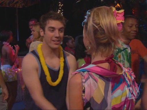G4L-S05E08_277.jpg G4L-S05E08_277.jpg