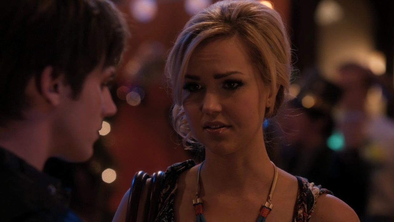90210-S04E13-120.jpg