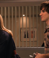 90210-S04E13-015.jpg