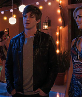 90210-S04E13-104.jpg