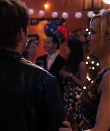 90210-S04E13-115.jpg