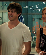 90210-S04E14-076.jpg