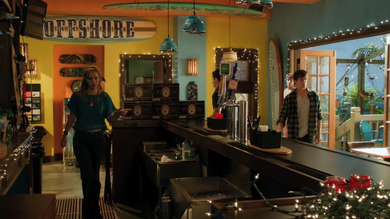 90210-S04E15-062.jpg