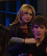 90210-S04E16-070.jpg