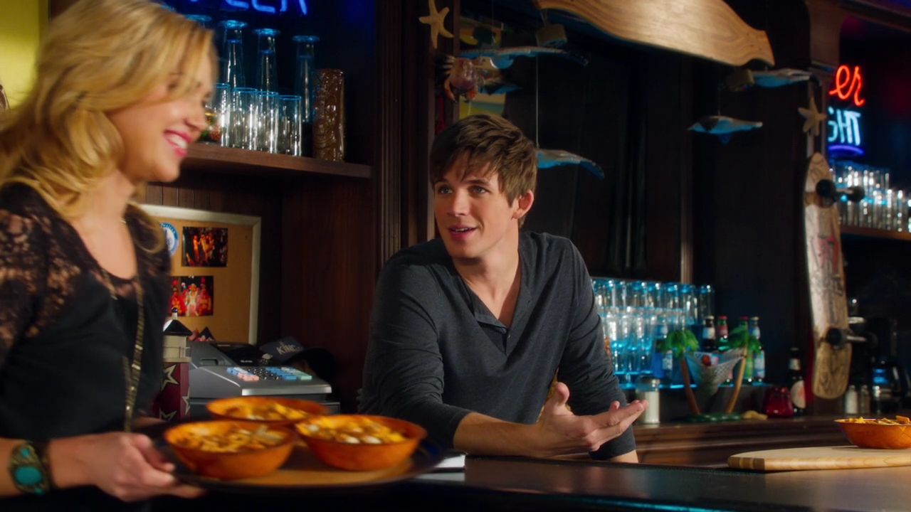 90210-S04E17-018.jpg