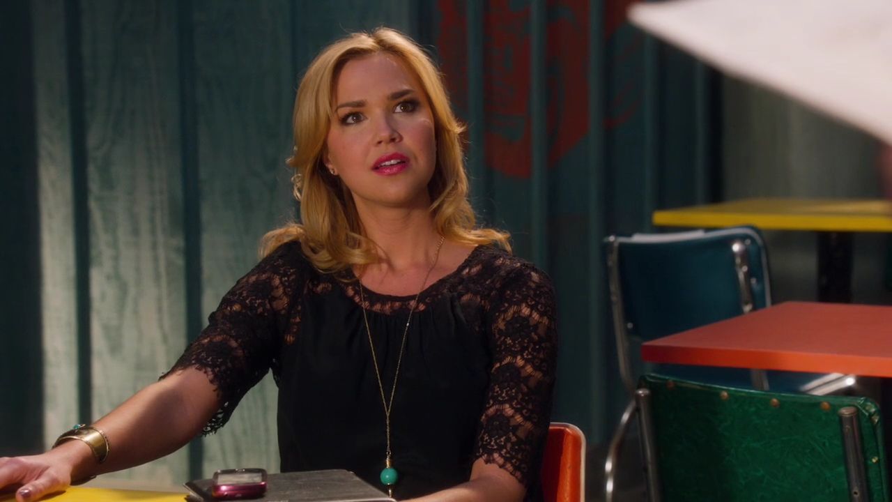 90210-S04E17-062.jpg