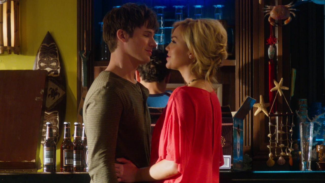 90210-S04E18-018.jpg