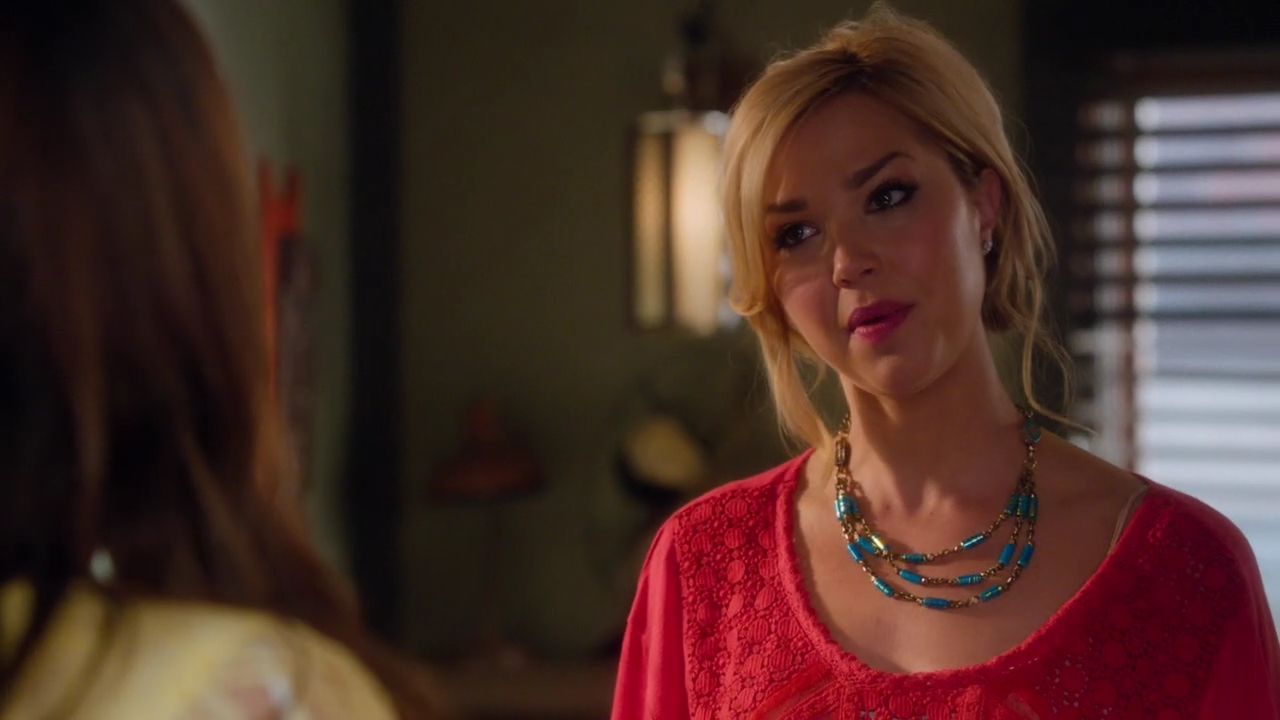 90210-S04E18-039.jpg