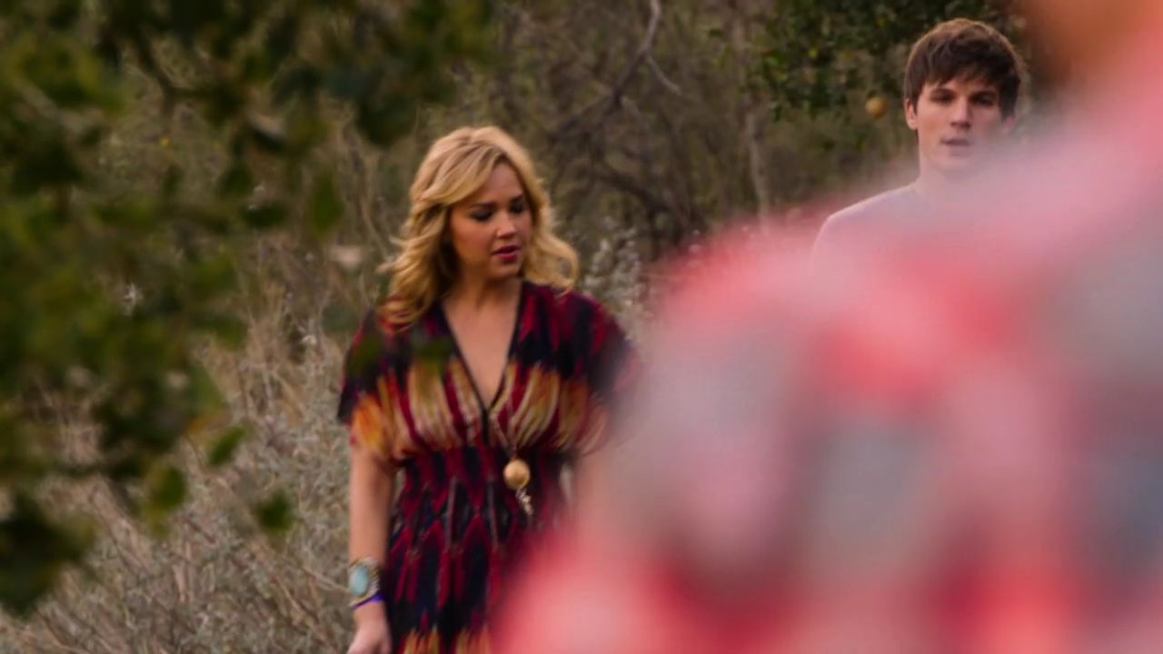 90210-S04E18-056.jpg