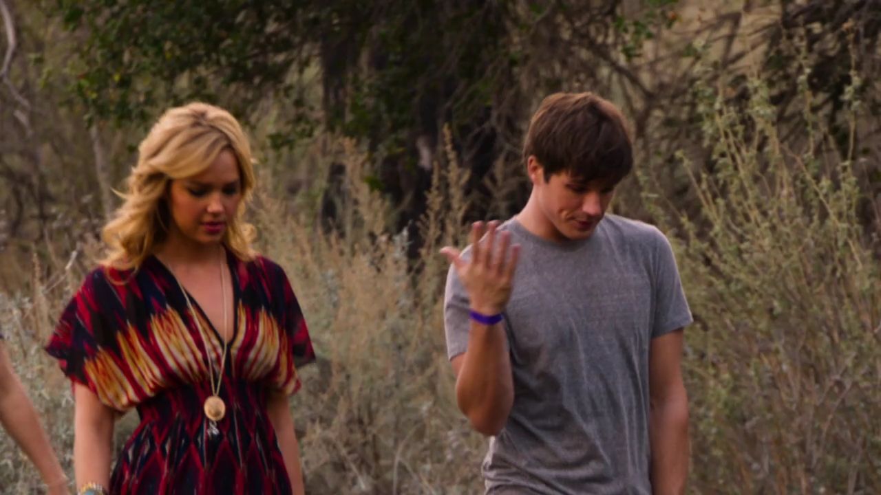 90210-S04E18-060.jpg