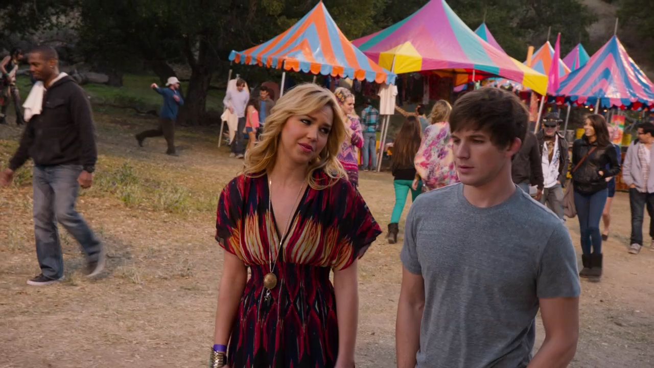 90210-S04E18-088.jpg