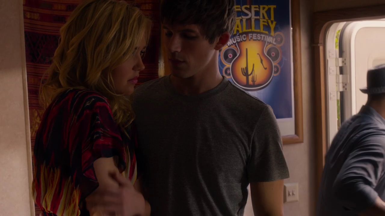 90210-S04E18-161.jpg