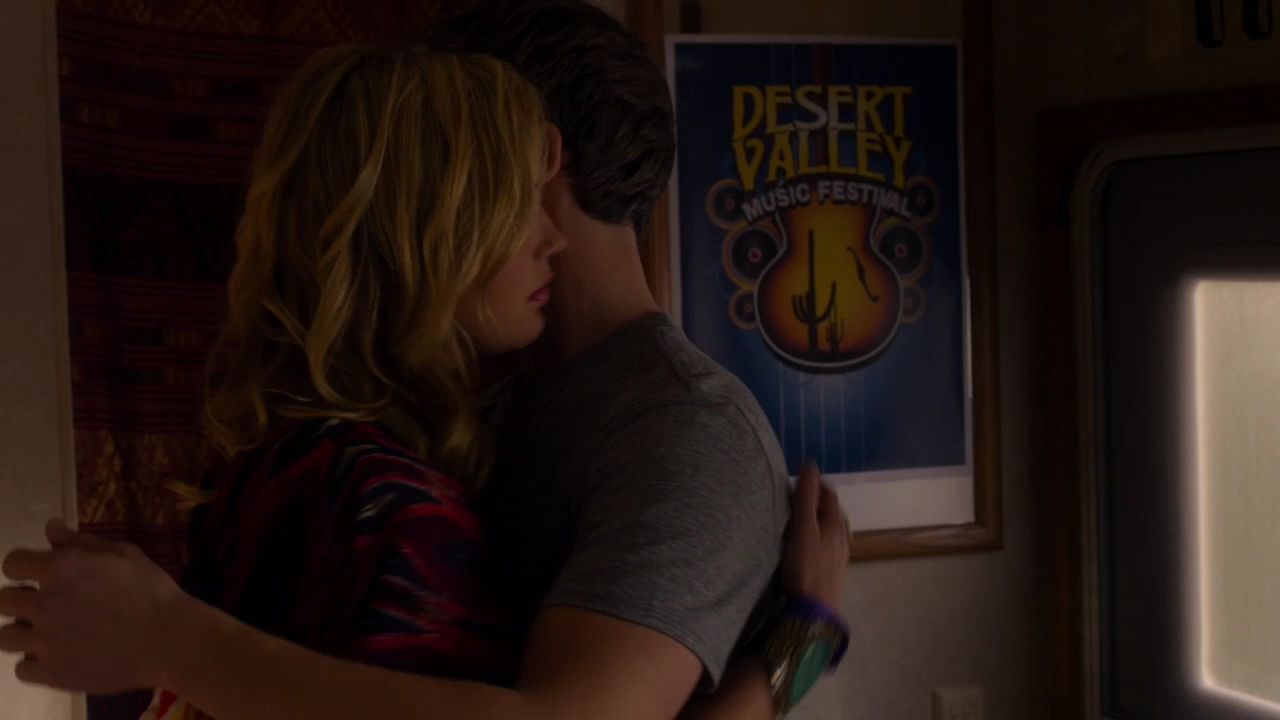 90210-S04E18-163.jpg