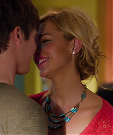 90210-S04E18-024.jpg
