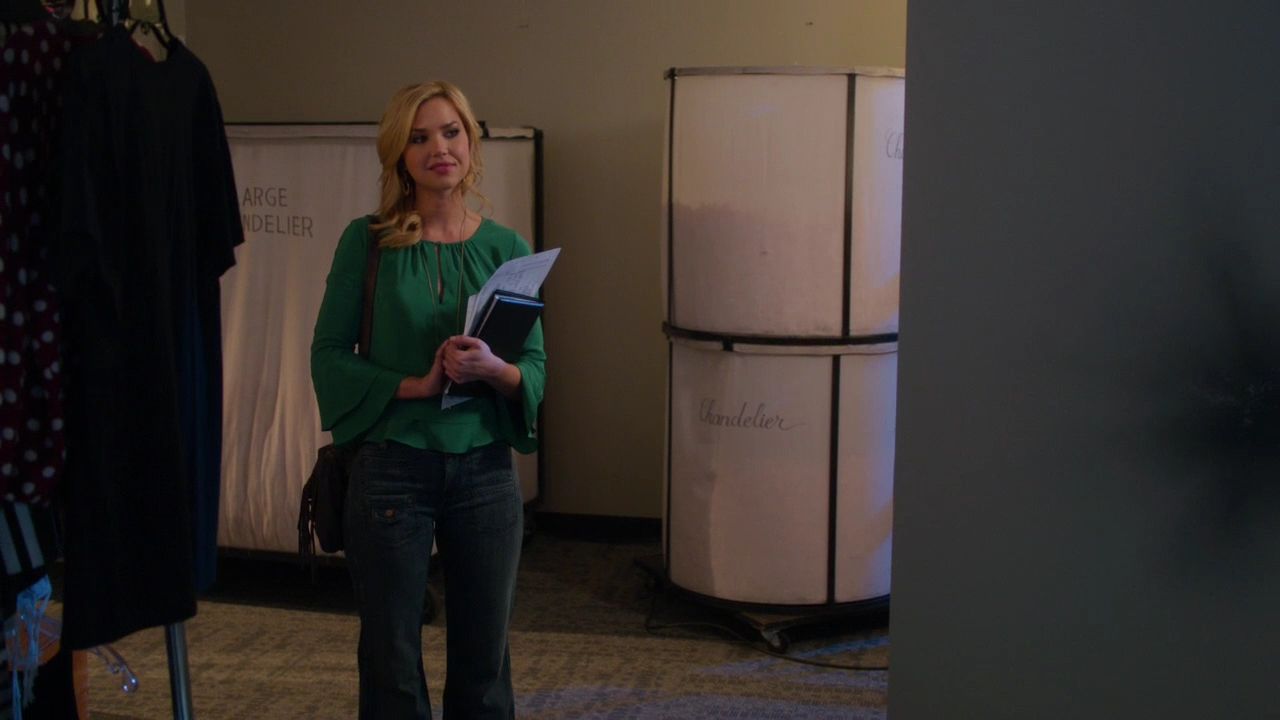 90210-S04E19-039.jpg