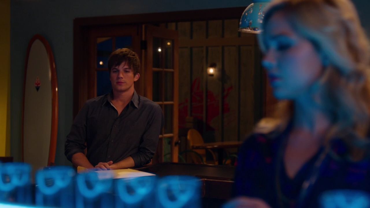 90210-S04E19-076.jpg