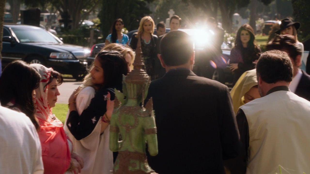 90210-S04E20-045.jpg