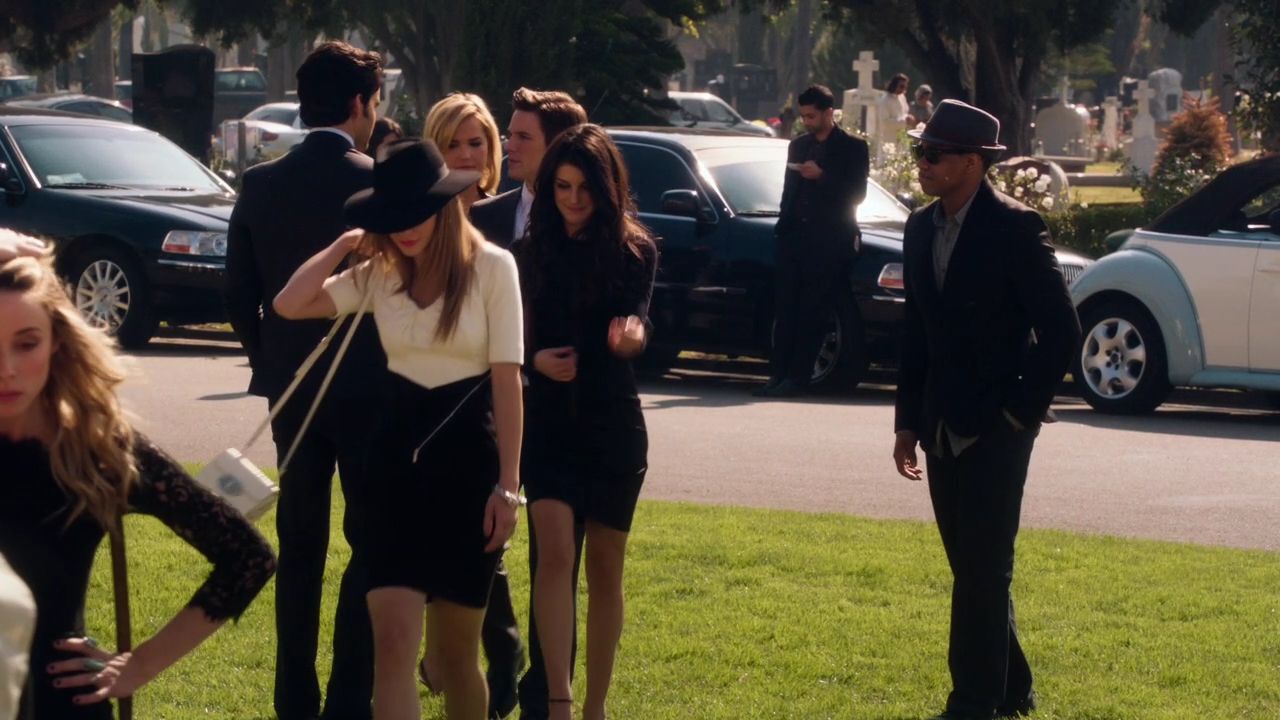 90210-S04E20-059.jpg
