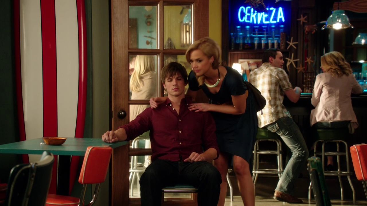 90210-S04E20-207.jpg