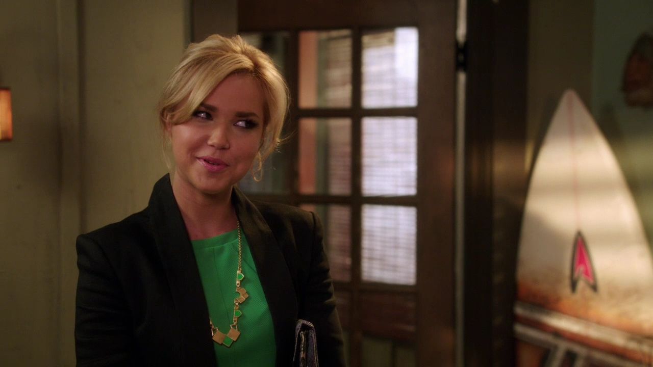 90210-S04E24-014.jpg