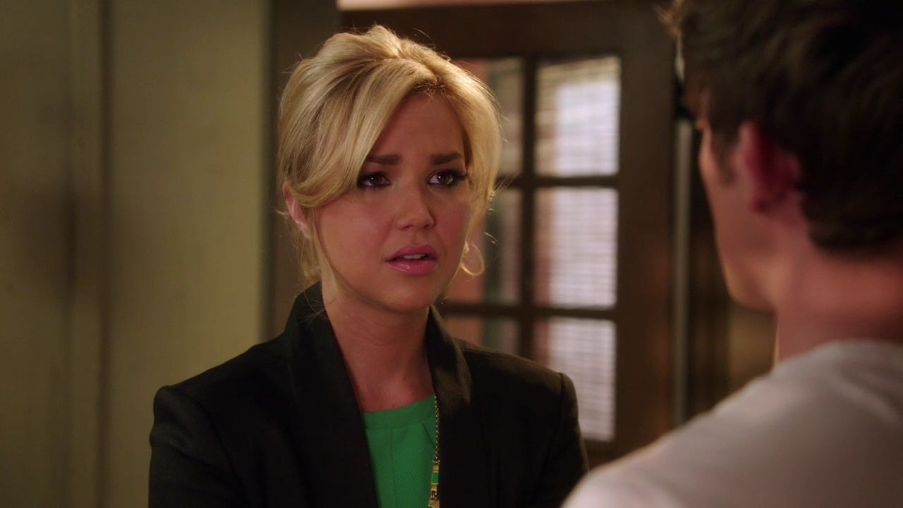90210-S04E24-028.jpg