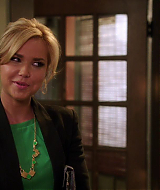 90210-S04E24-014.jpg