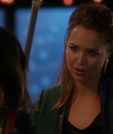 90210-S05E09-035.jpg