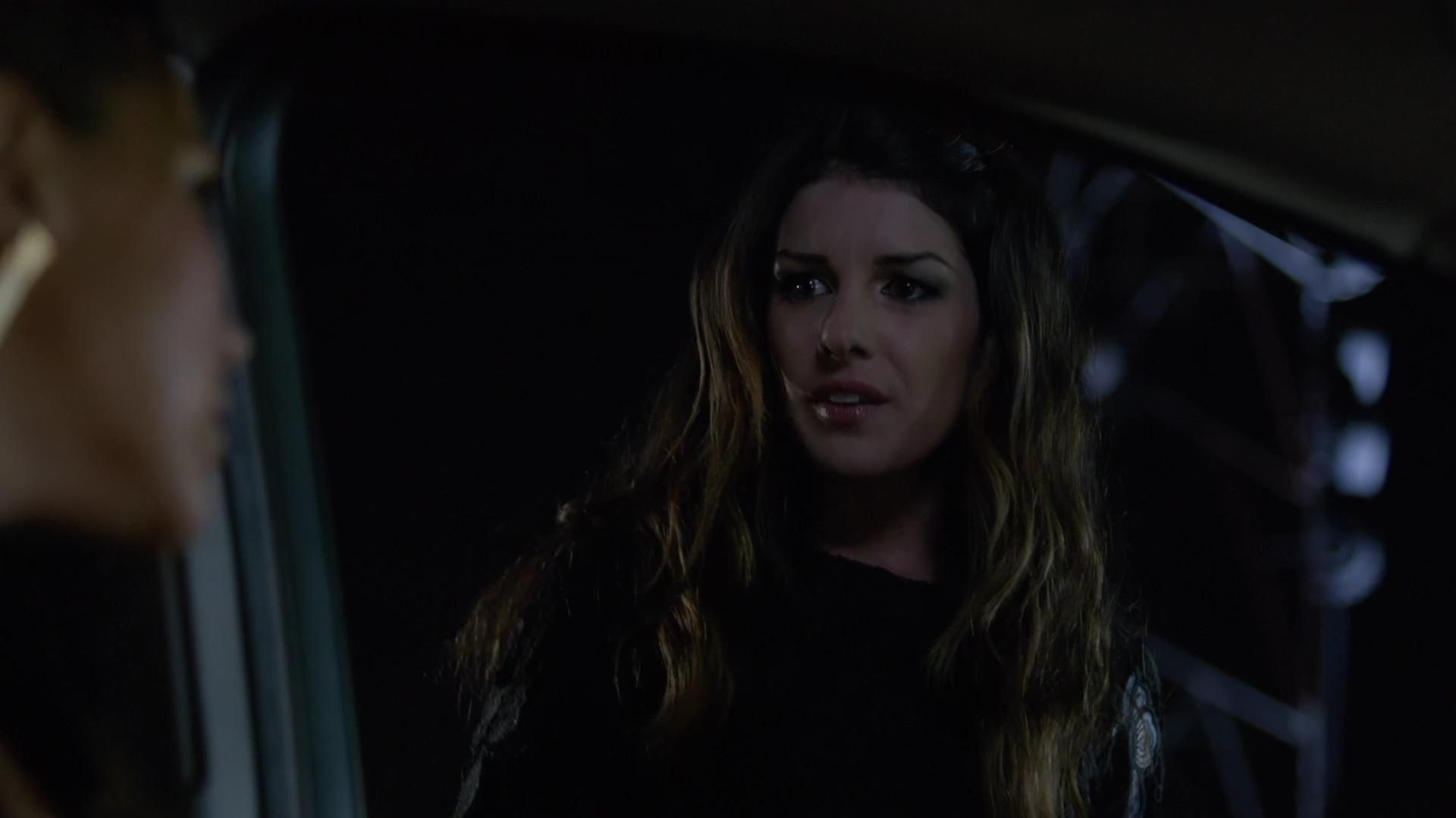 90210-S05E10-003.jpg