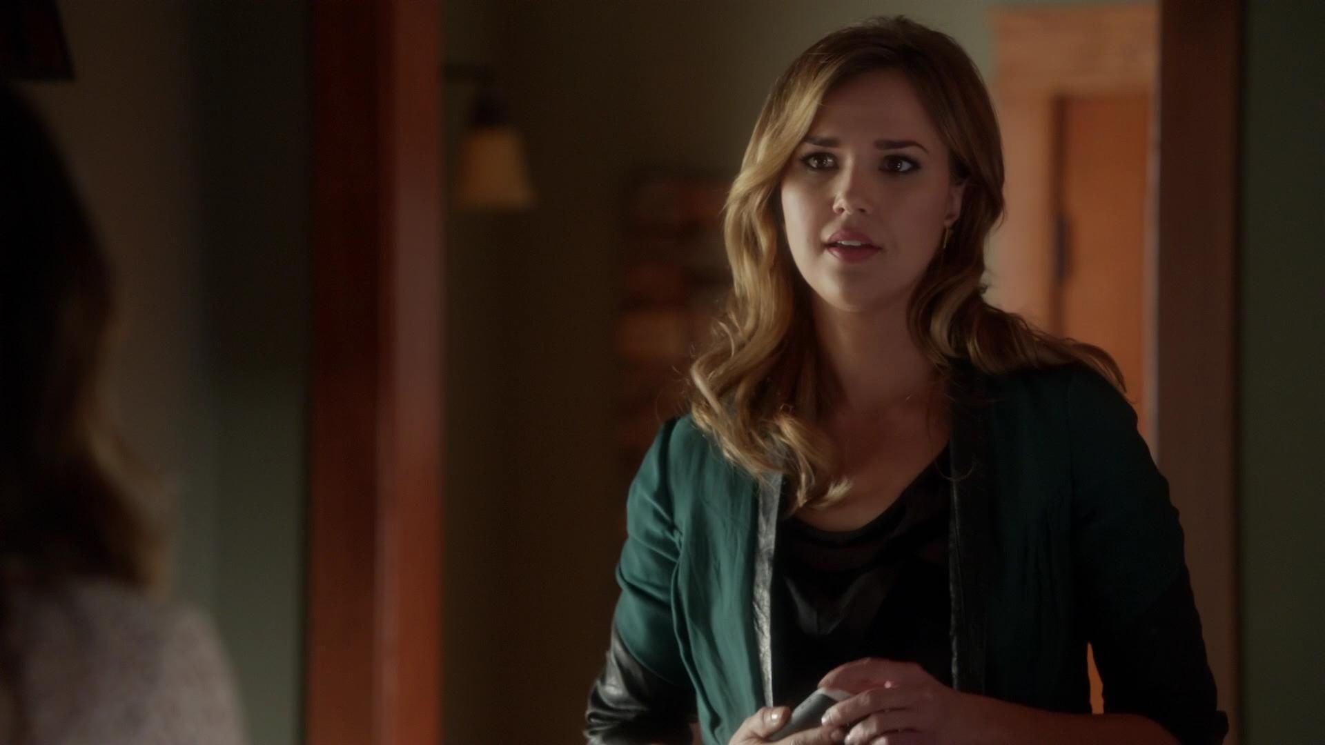 90210-S05E10-039.jpg