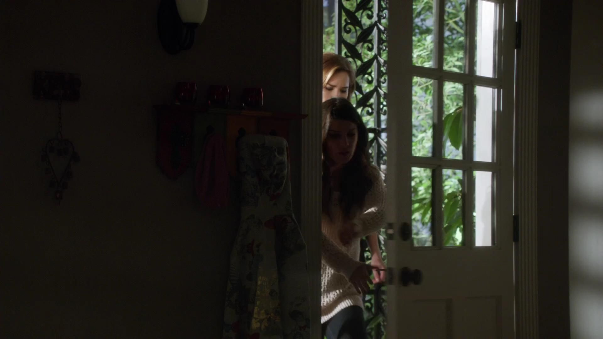 90210-S05E10-050.jpg