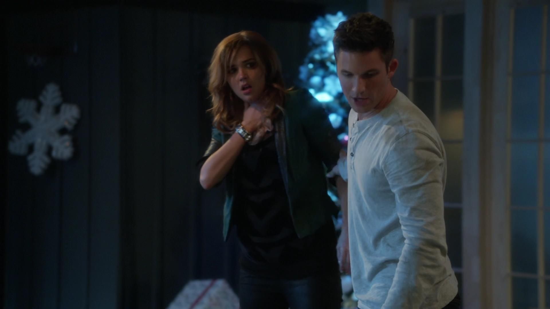 90210-S05E10-136.jpg