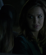 90210-S05E10-102.jpg