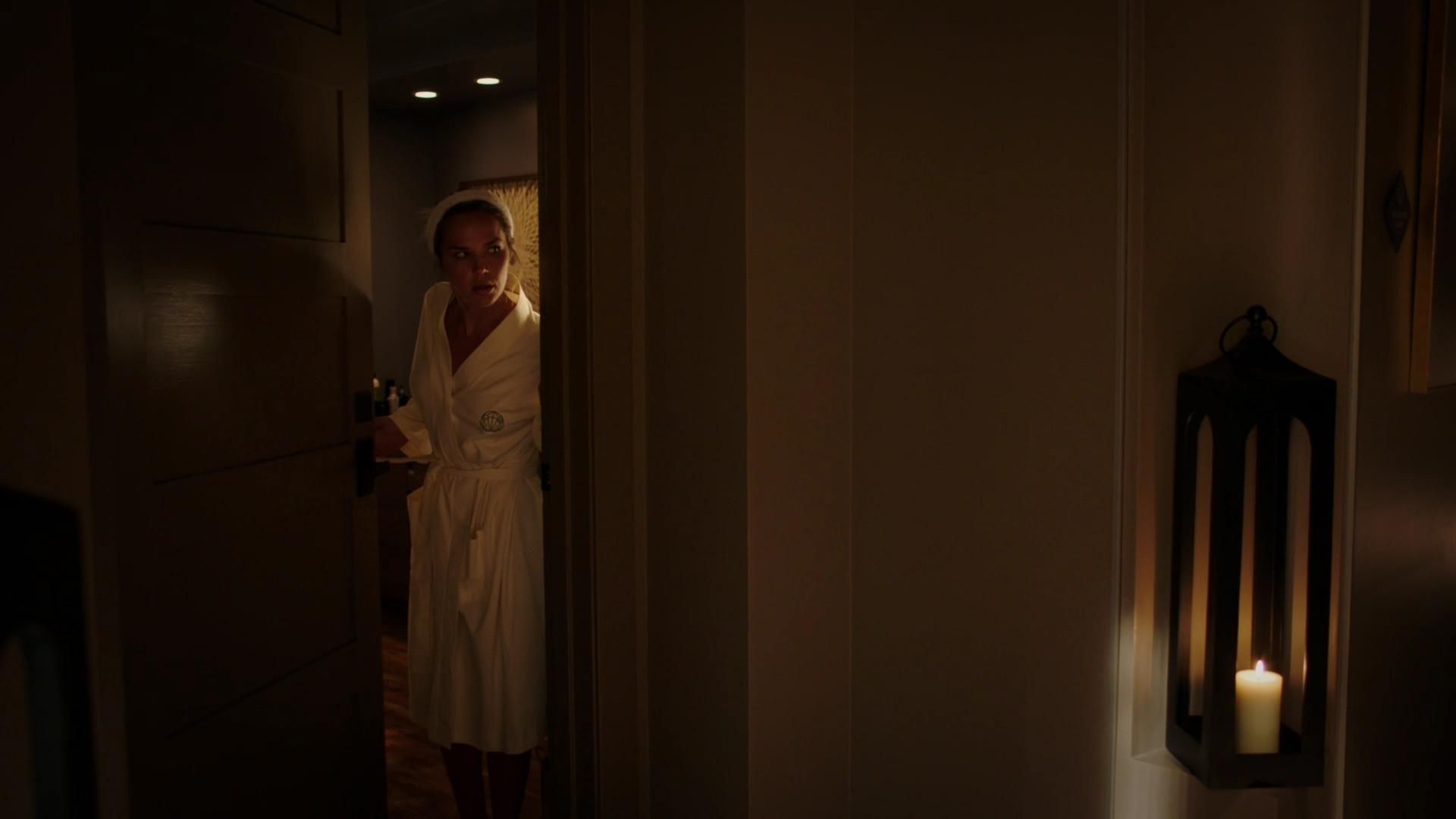 MidnightTexas-S02E01-211.jpg