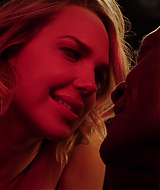MidnightTexas-S02E01-027.jpg