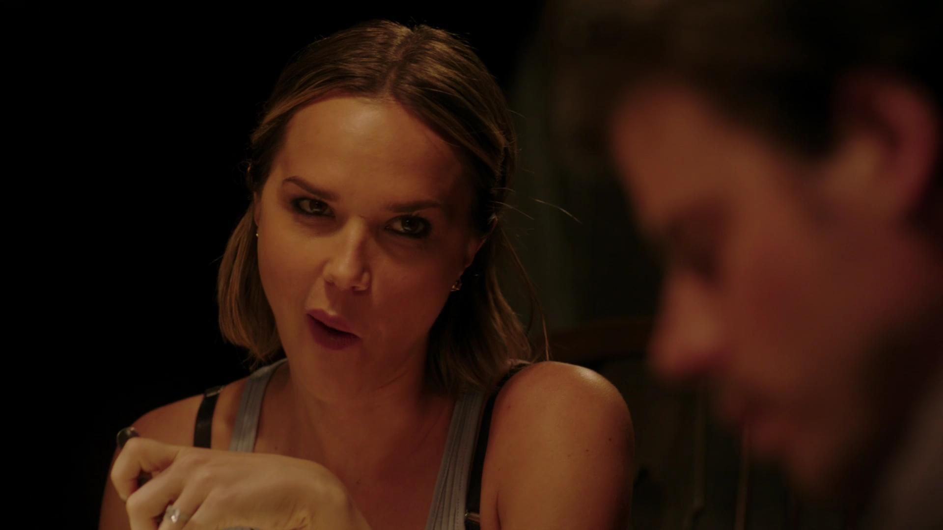 MidnightTexas-S02E02-011.jpg
