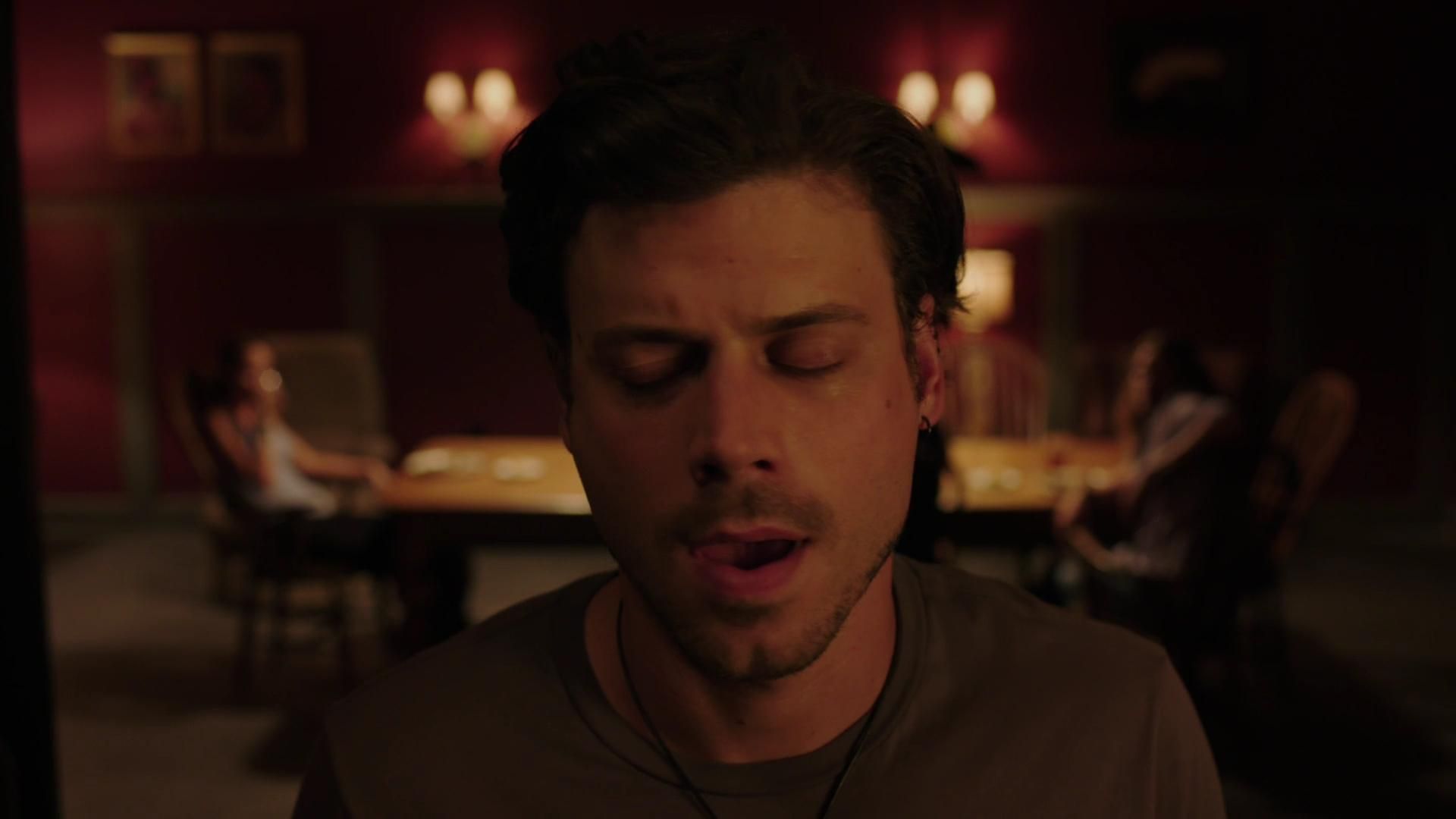 MidnightTexas-S02E02-021.jpg