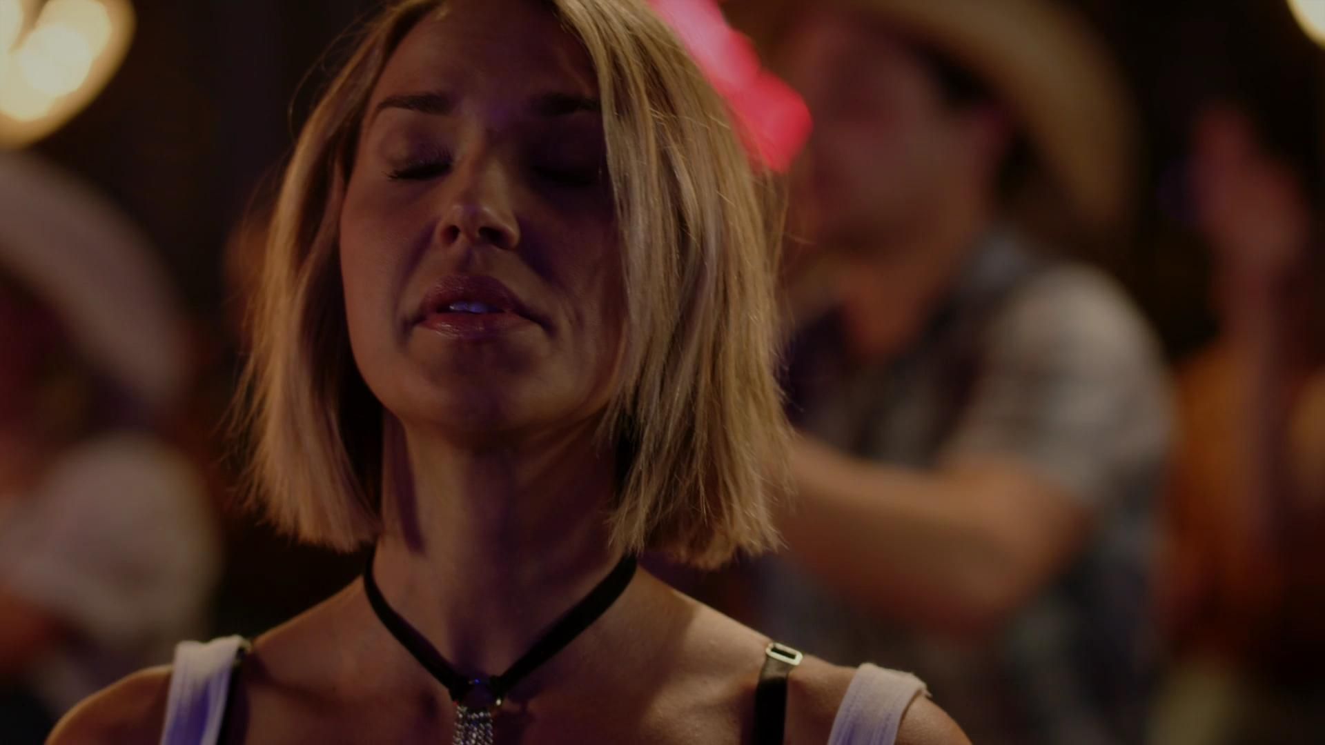 MidnightTexas-S02E02-049.jpg