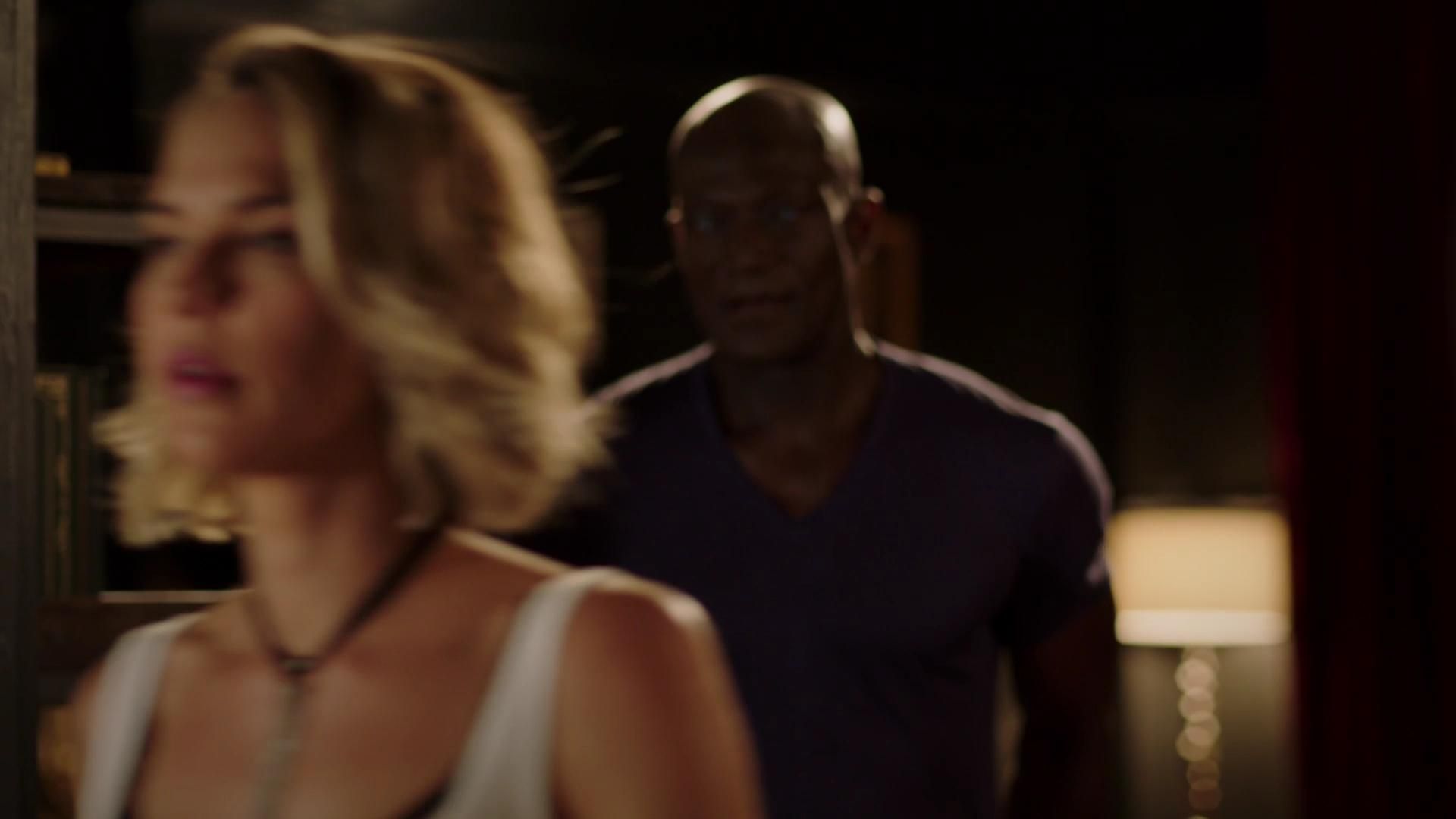 MidnightTexas-S02E02-072.jpg