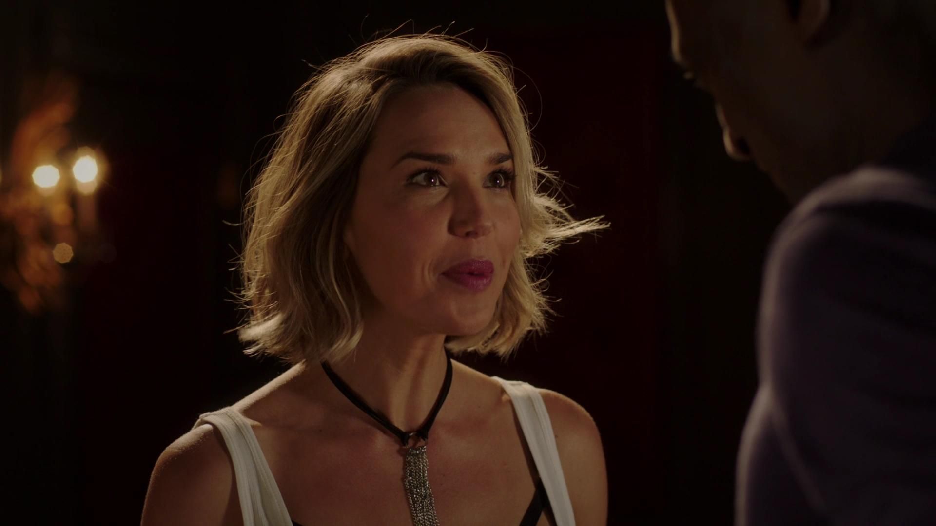 MidnightTexas-S02E02-080.jpg