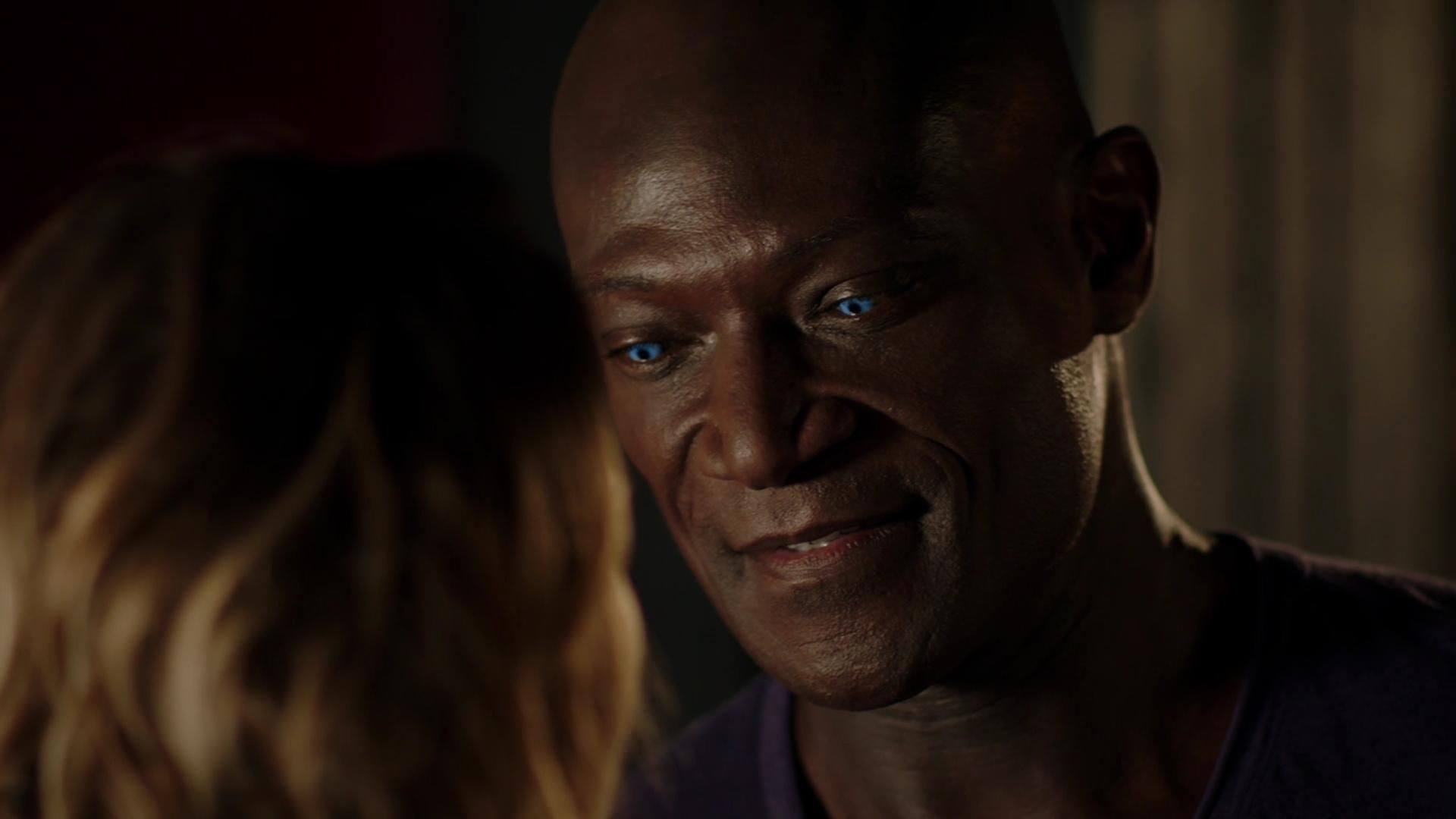 MidnightTexas-S02E02-089.jpg