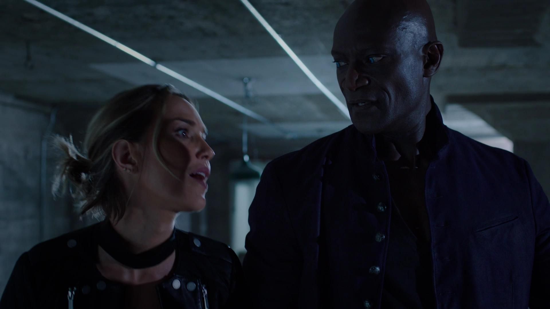 MidnightTexas-S02E02-237.jpg