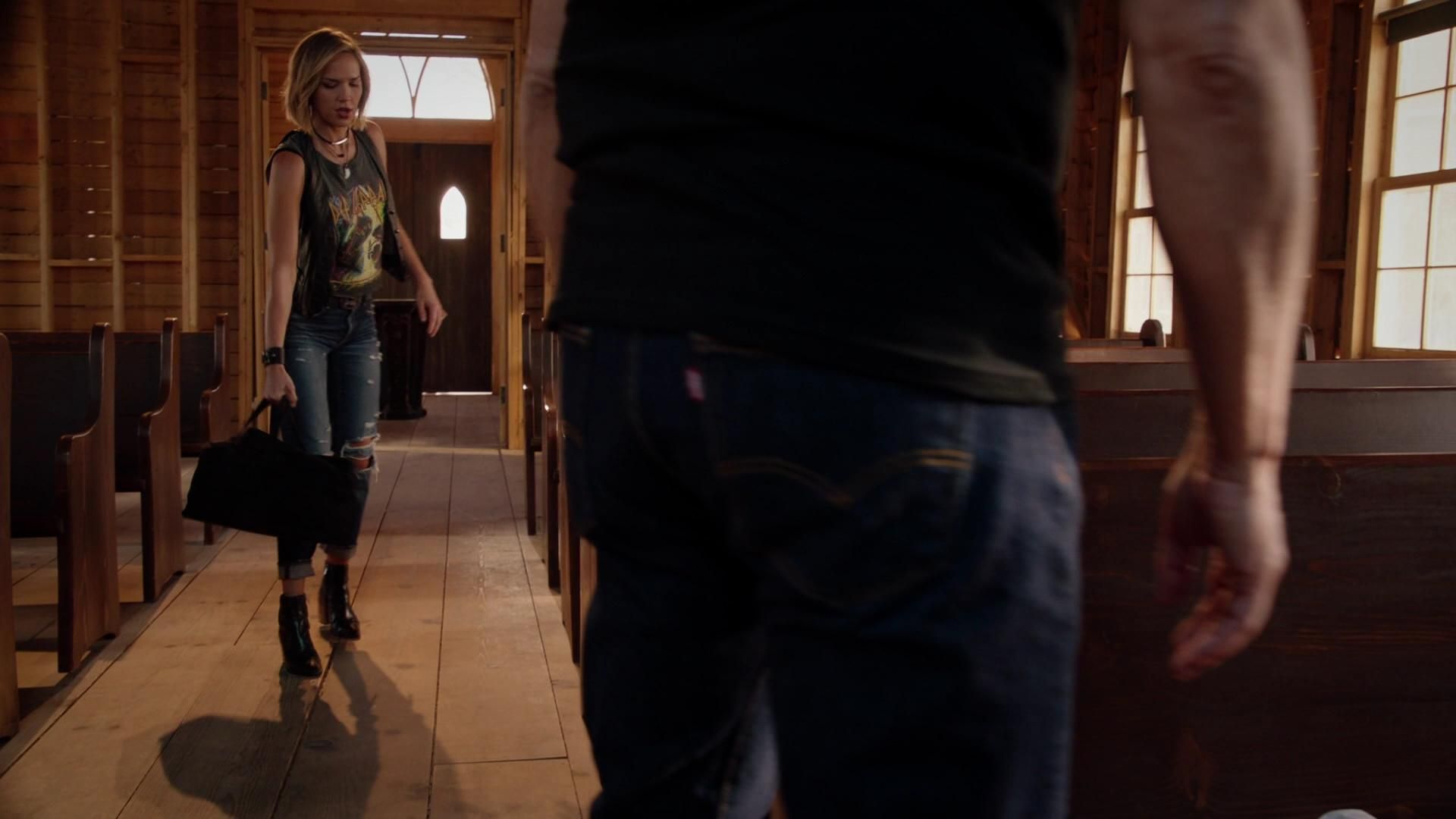 MidnightTexas-S02E03-032.jpg