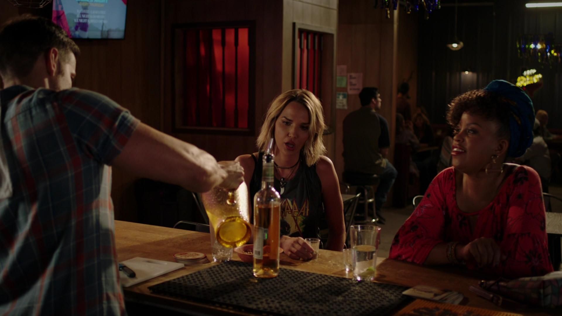MidnightTexas-S02E03-072.jpg